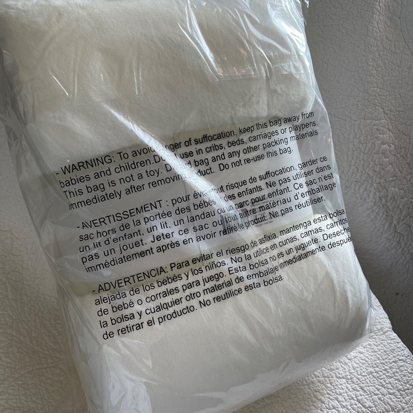 Berkshire Life Luxe Loft Twin Plush Throw Cozy Blanket 66 in x 92 in BRAND NEW!! - Picture 10 of 16